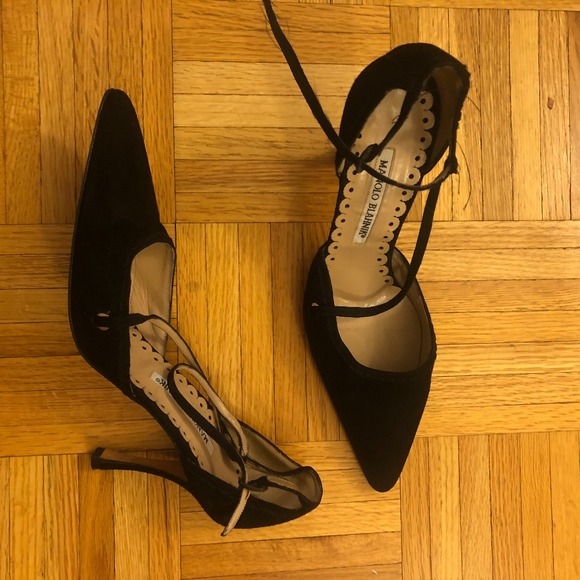 Manolo Blahnik Pointy Toe Strappy Black Heel - Picture 2 of 6